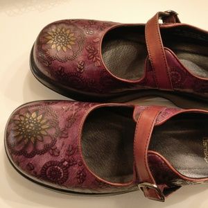 Dansko Mary Janes (Size: US - 8.5, EU - 39)